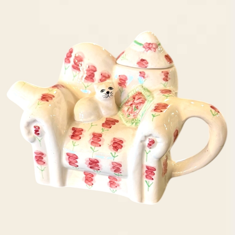 Vintage Ceramic Tea-Nee Cat on Sofa Teapot By Cardinal Inc. 1995 Decorative Only
